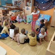 Kje in zakaj Delfini veliko pripovedujejo?