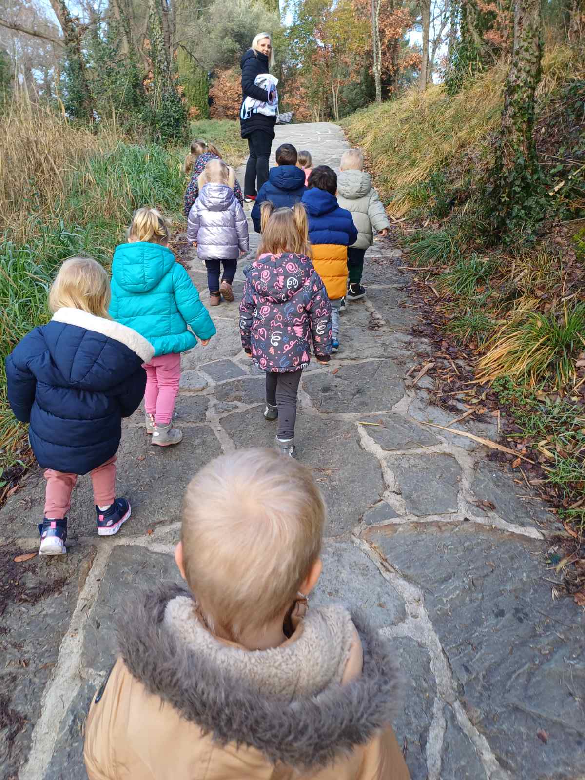 Drugi sprehod otrok iz skupine Rakovica za projekt Mali sonček