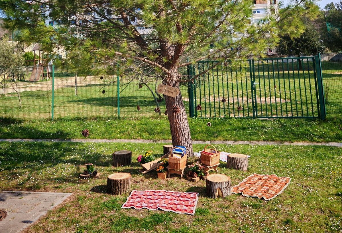 KNJIŽNICA »POD BOROM«